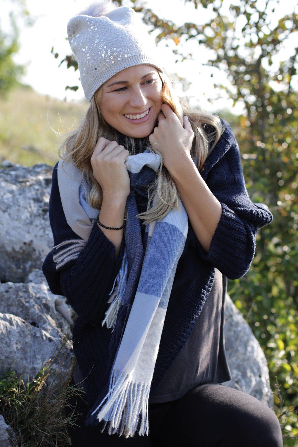 styleBREAKER Modeschal, (1-St), Weicher karierter Schal mit Fransen