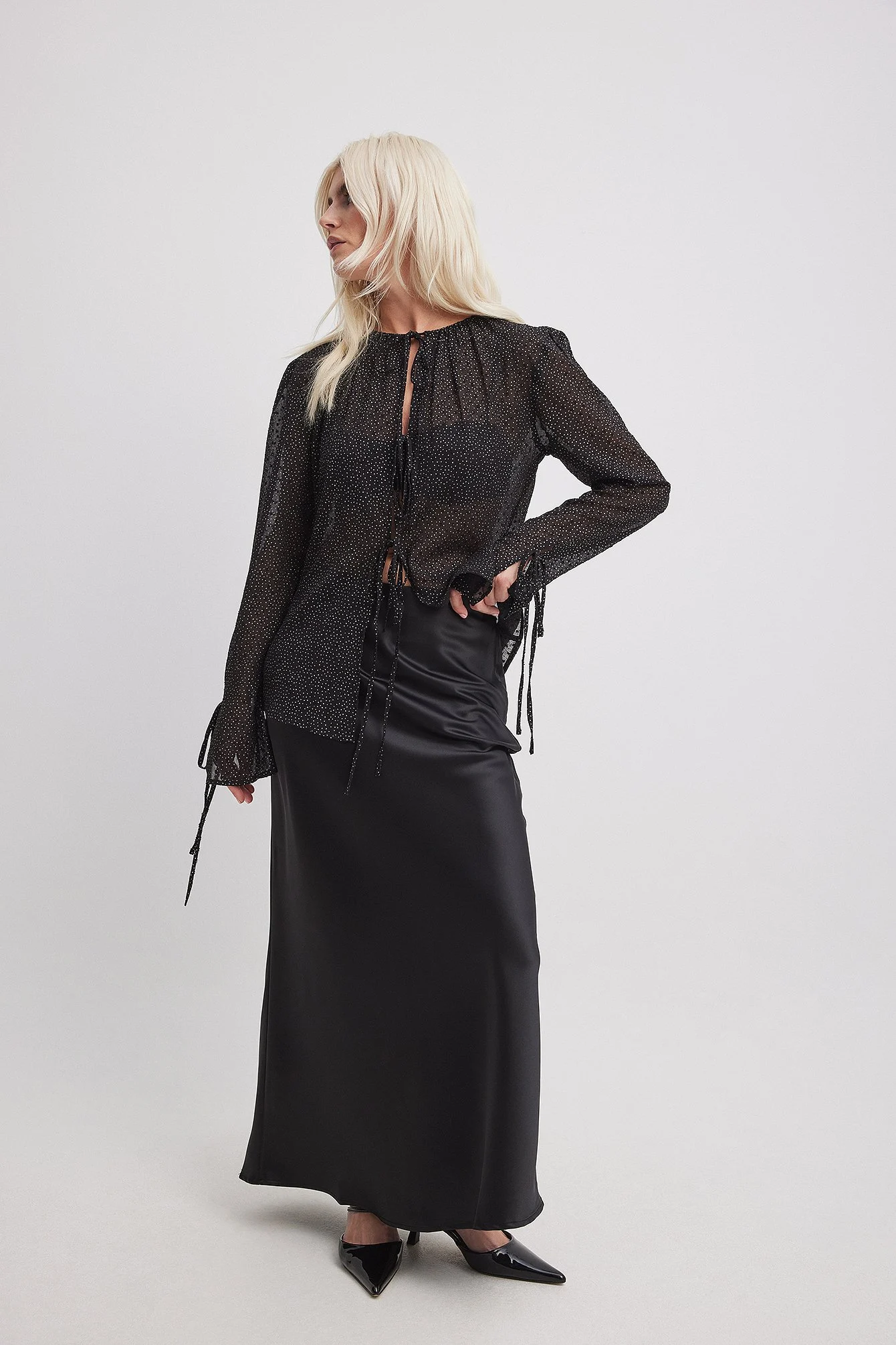 Chiffon-Bluse mit Schnürdetail