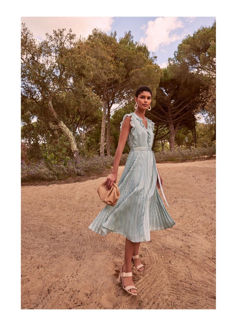 Vestido midi Carmella de Phase Eight con cinturón para anudar y botones decorativos.
