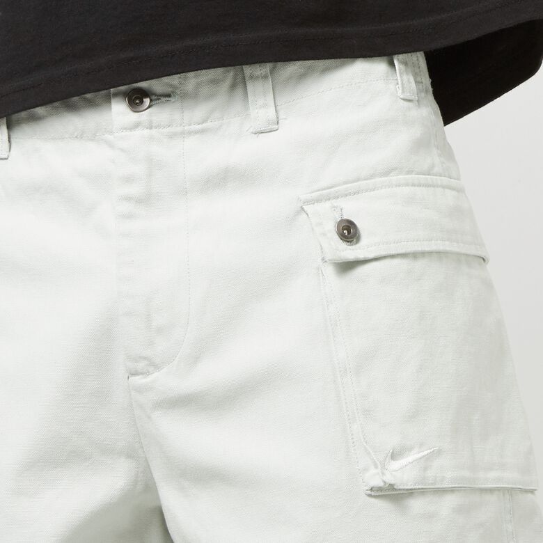 NIKE Life Woven P44 Cargo Shorts light silver/white