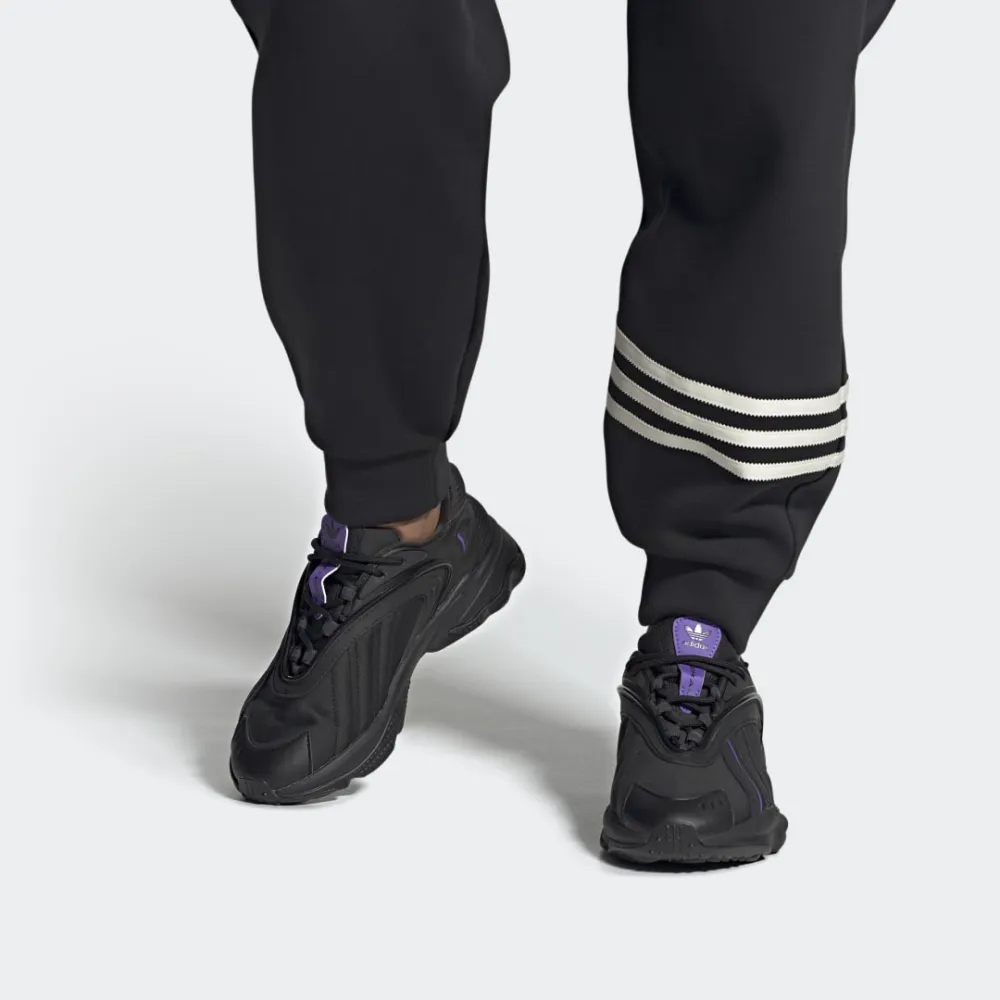 adidas Oztral W HQ4473 / schwarz