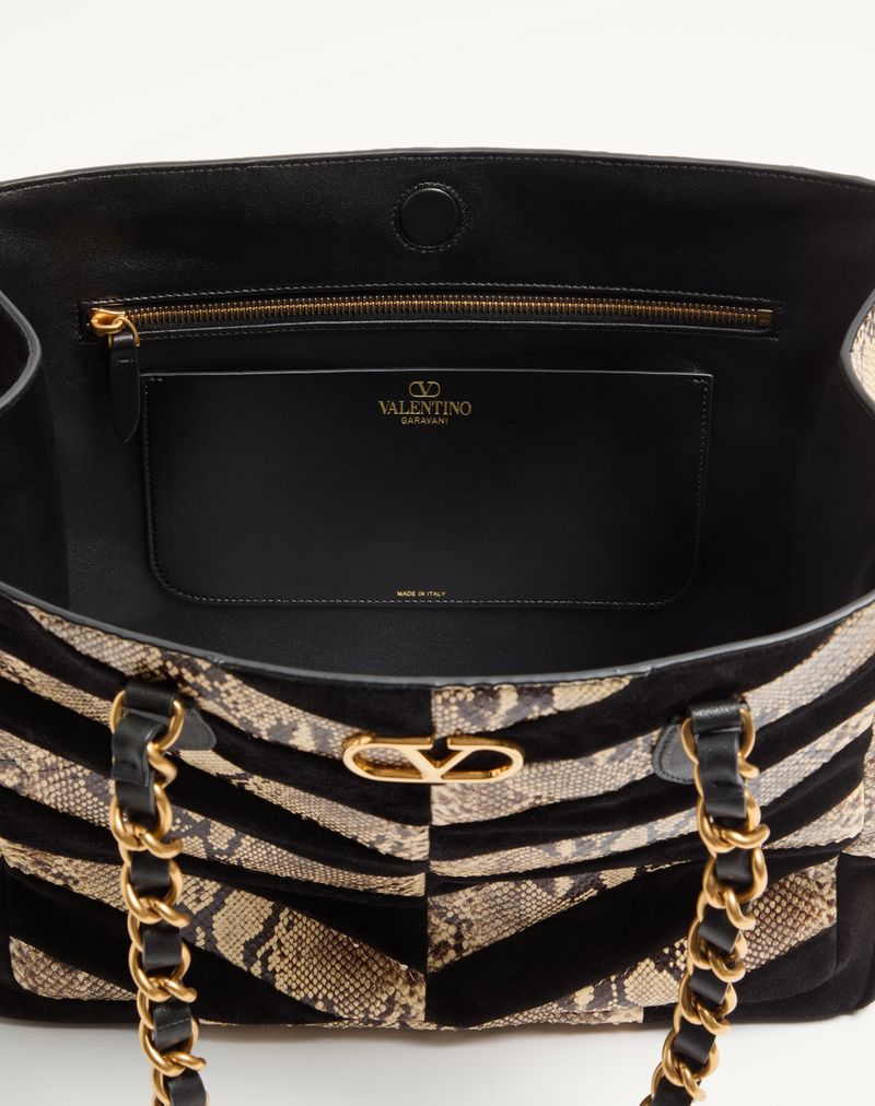 Bolsa Valentino Garavani Laseine Shopping Bag em Python e Camurça com Estampa Chevron