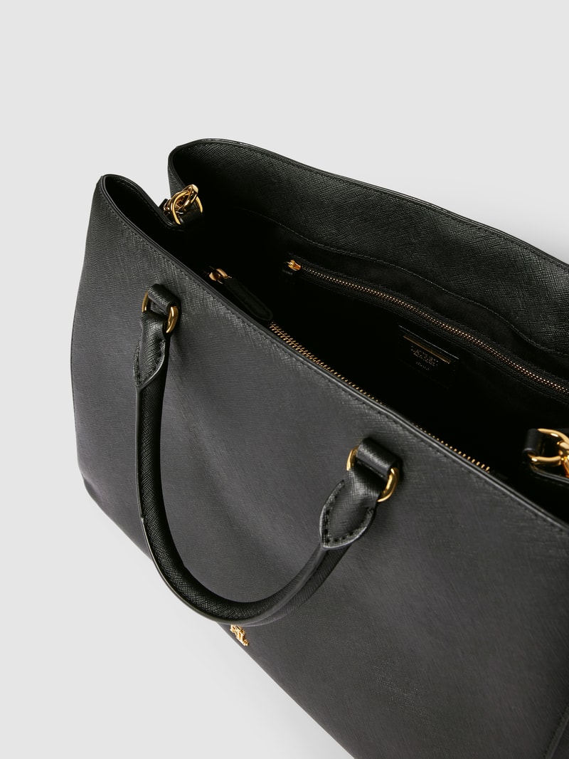 Handtasche aus Rindsleder mit Label-Applikation in schwarz