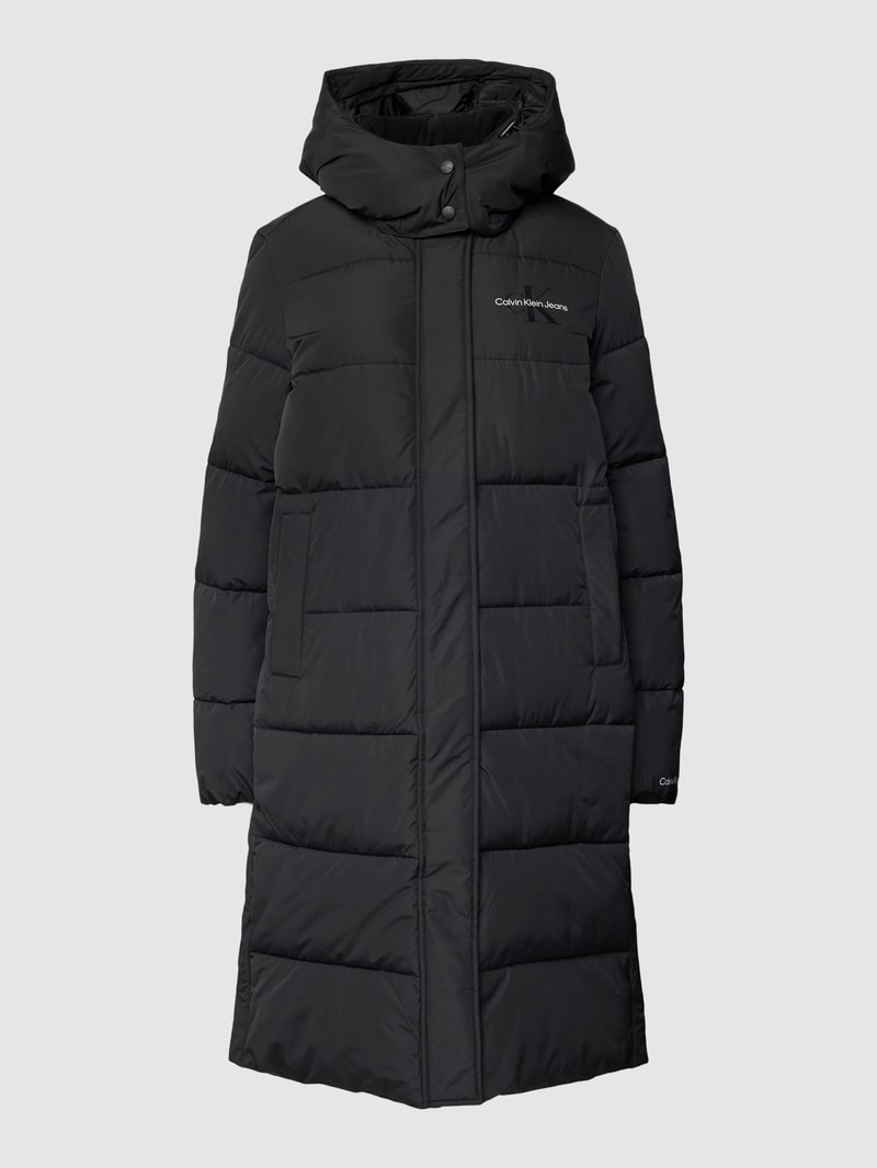 Steppmantel mit Kapuze in schwarz