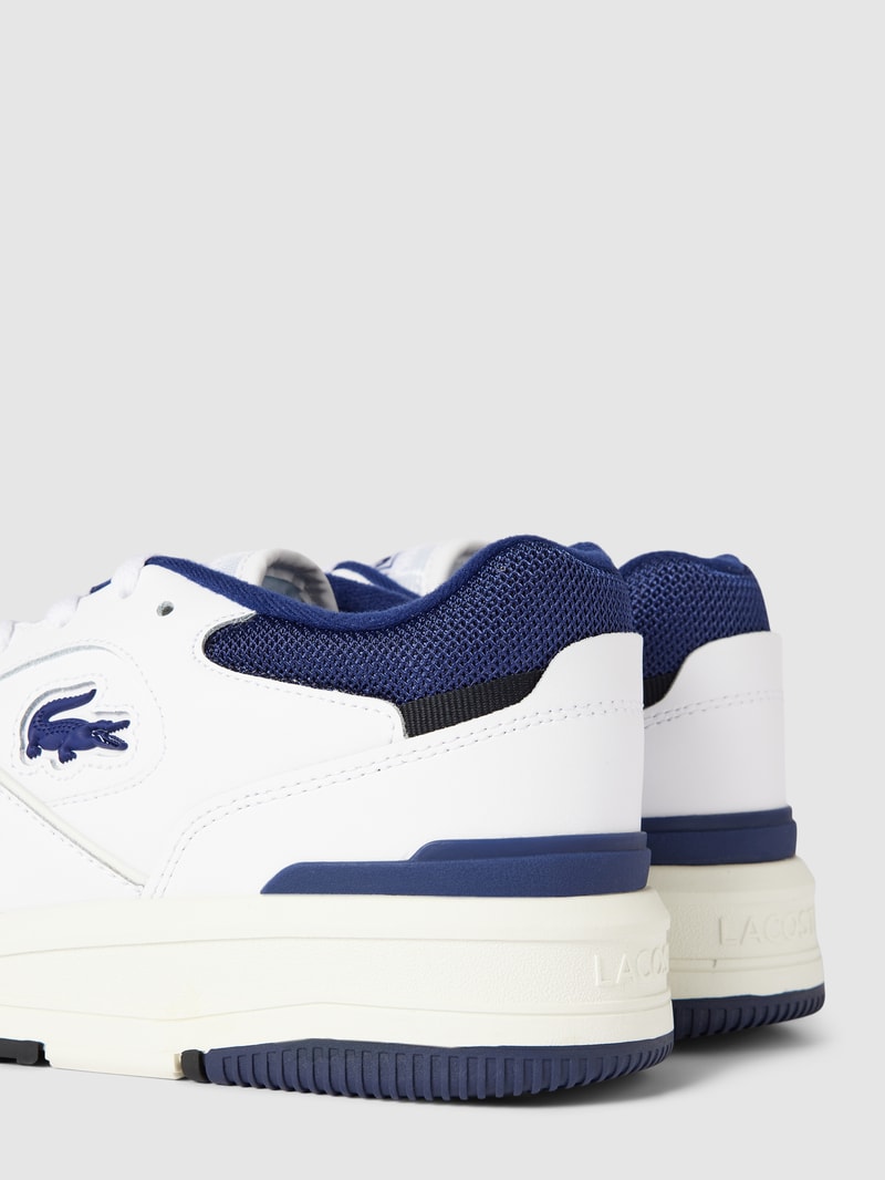 Sneaker aus echtem Leder in weiß
