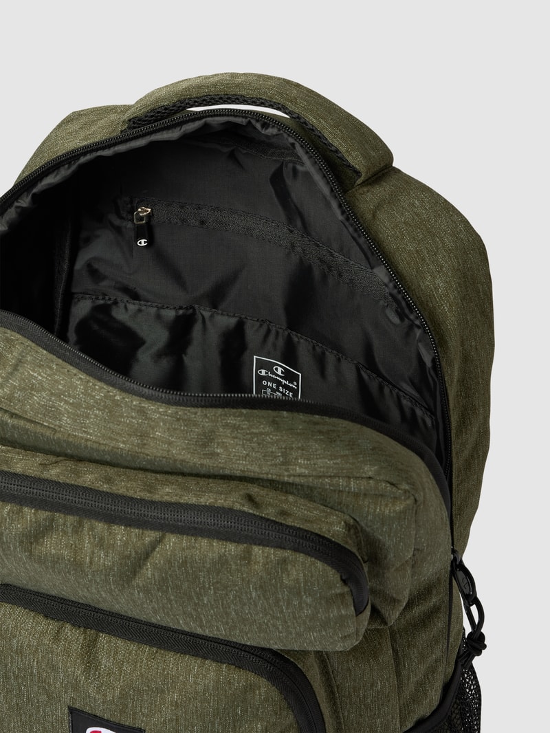 Rucksack mit Label-Patch in khaki