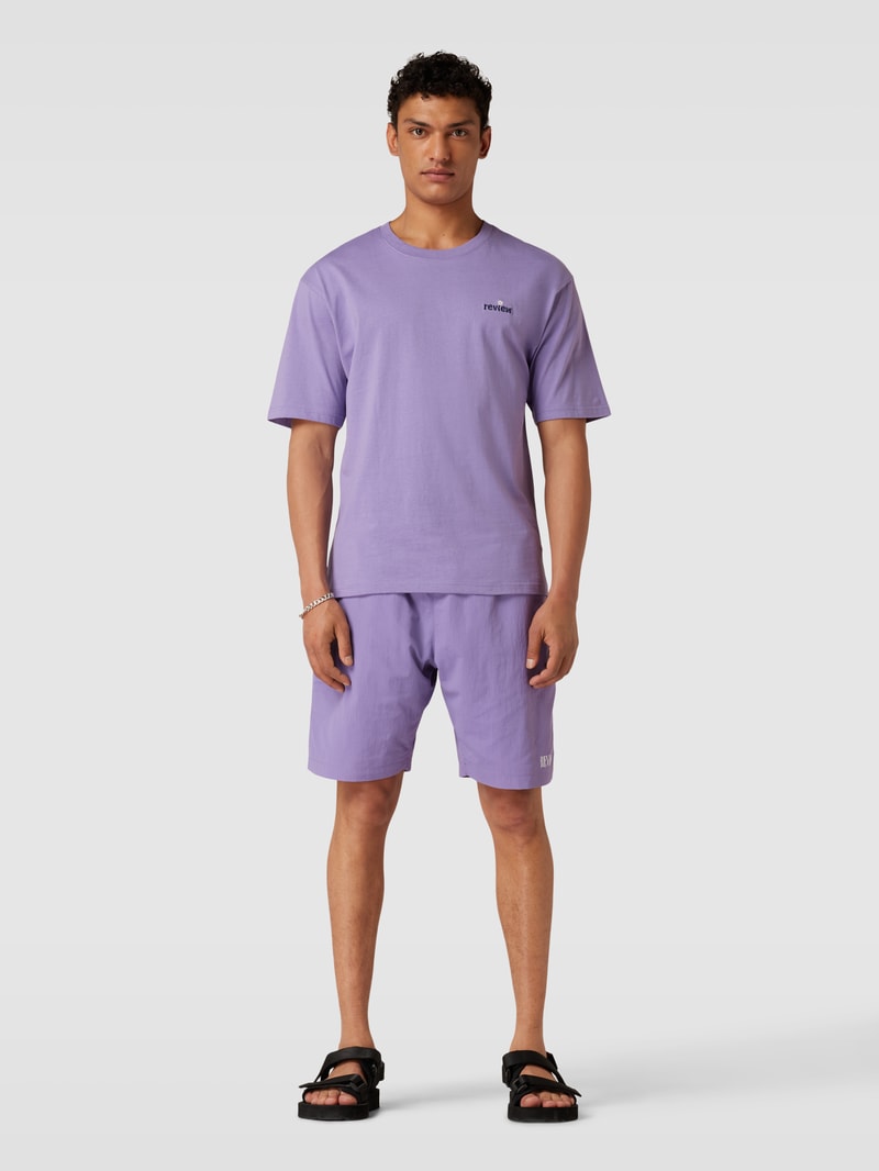 Shorts mit Label-Print in flieder