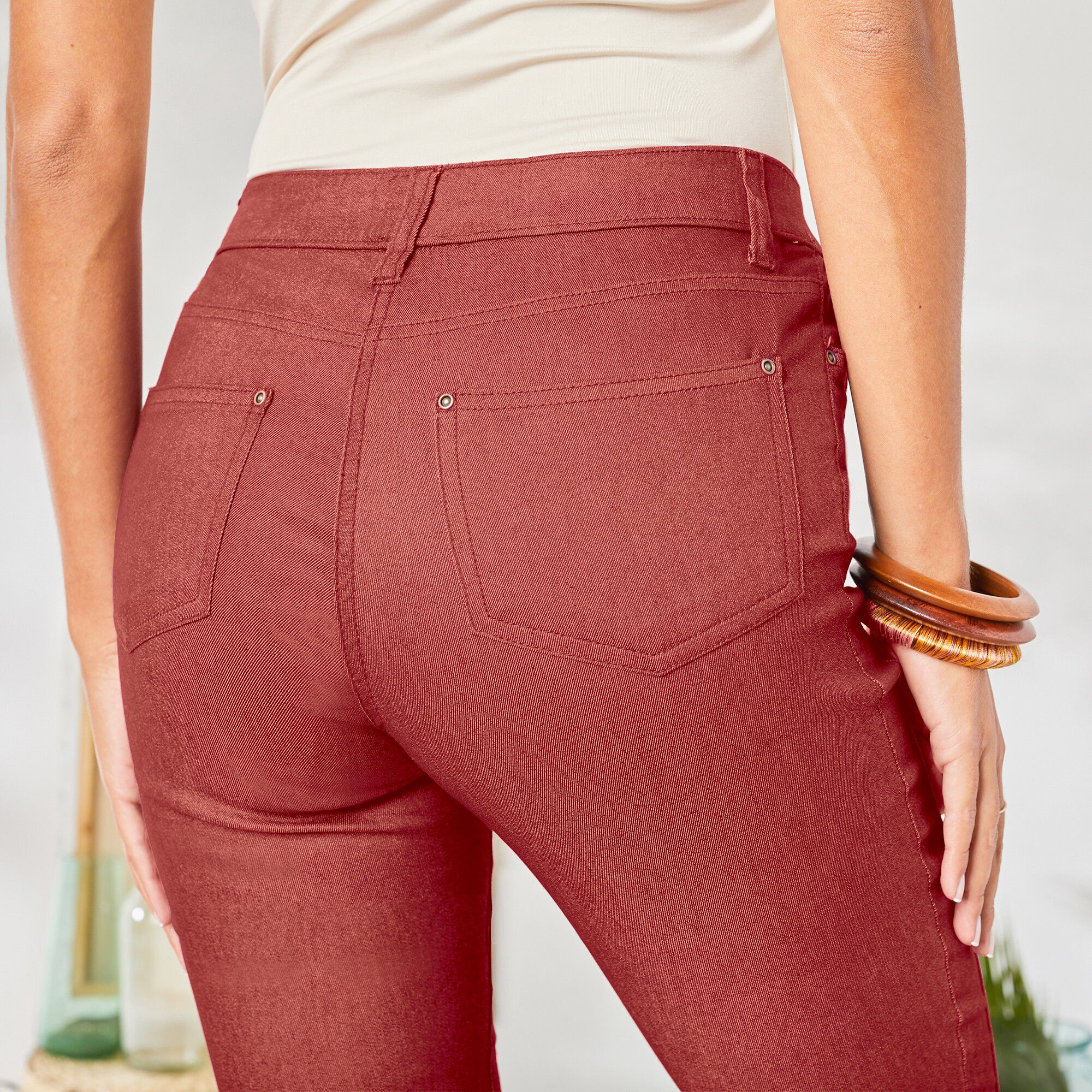 Pantalon stretch coutures affinantes