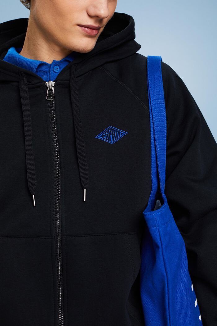 Hoodie mit Logostickerei