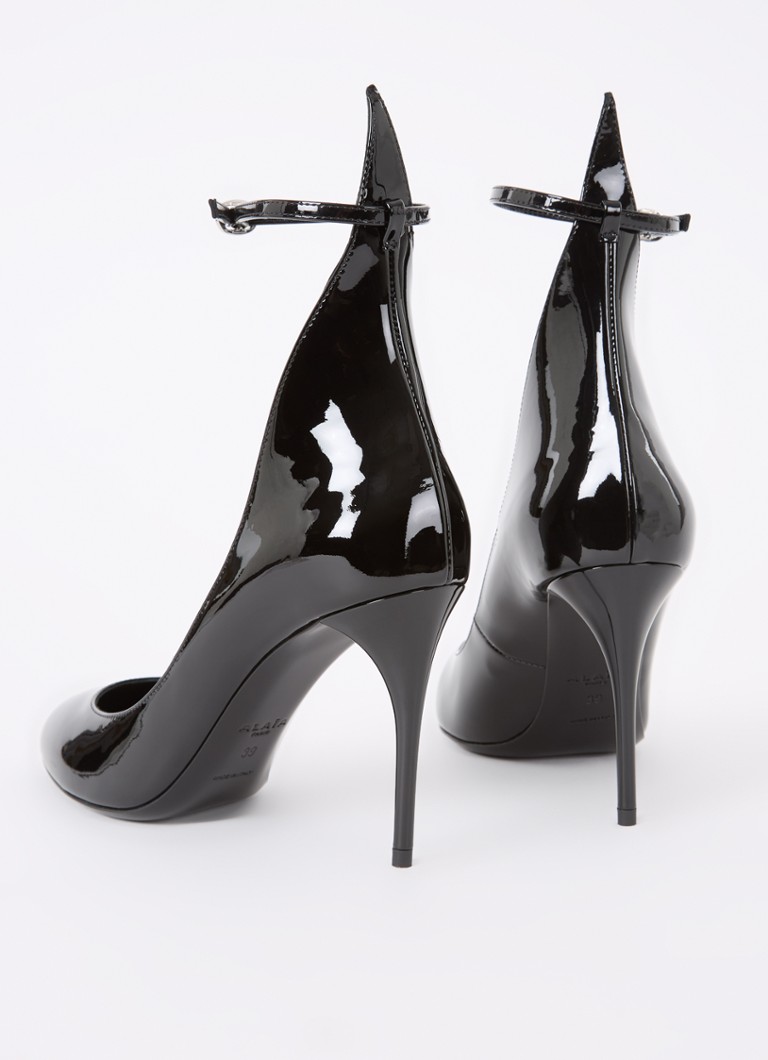 Alaïa Pump in lambskin with a patent finish