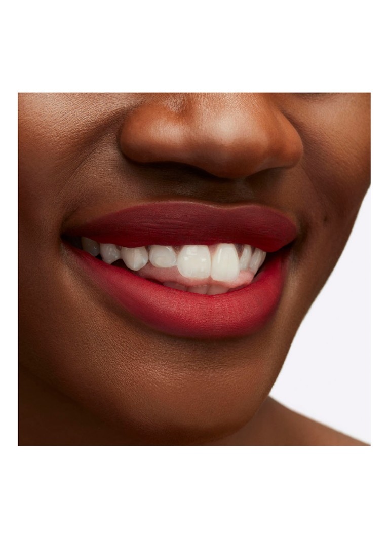 Rossetto liquido Powder Kiss di M·A·C