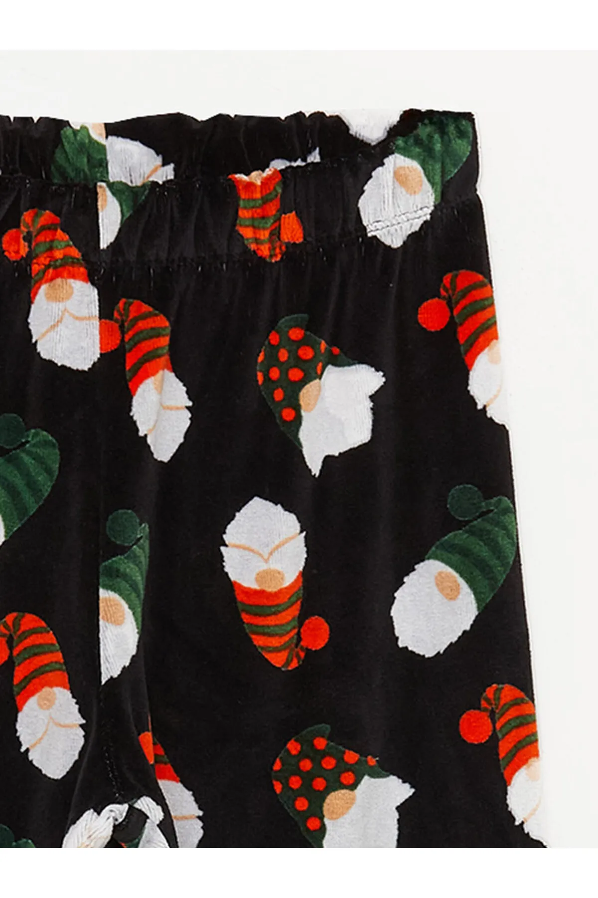 LC Waikiki  Jungen-Pyjama-Set aus Samt mit Rundhalsausschnitt und Neujahrsmotiv