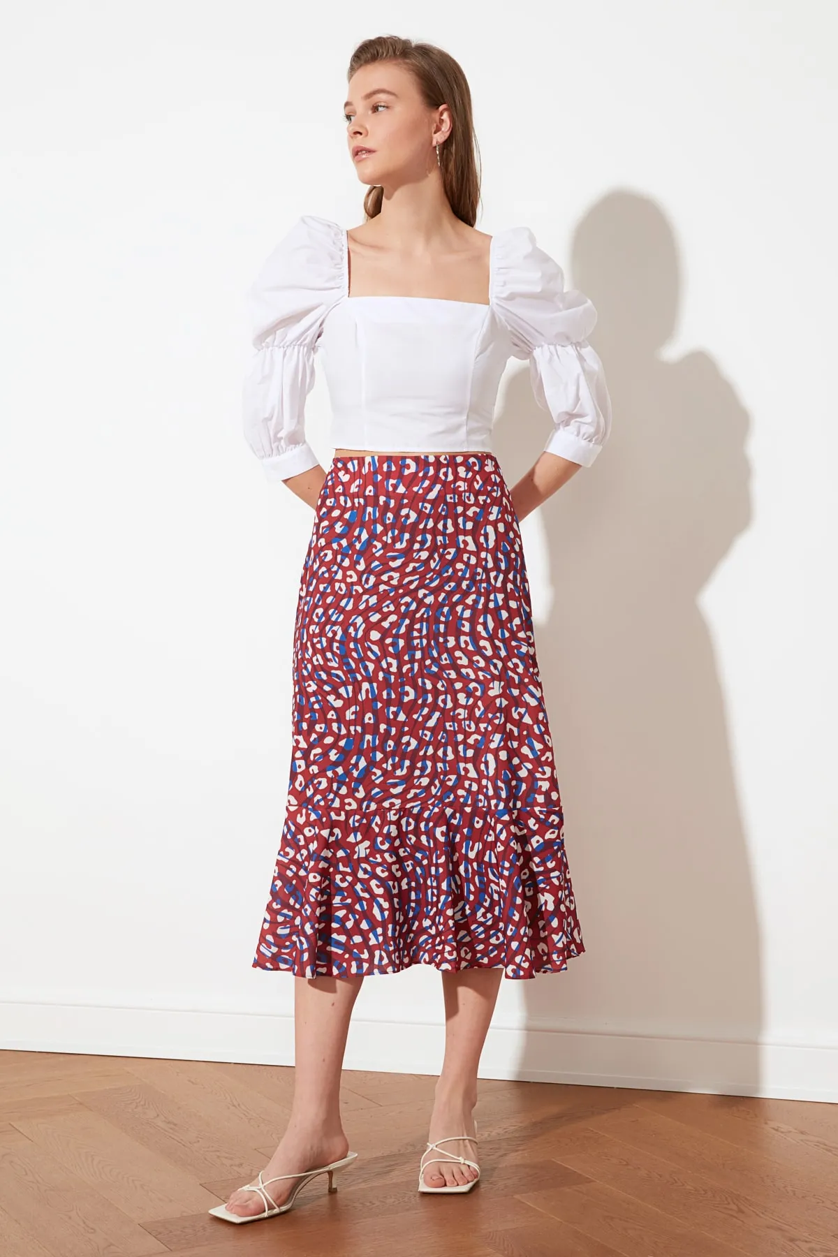 Trendyol Collection  Mehrfarbiger gewebter Midirock aus Viskosestoff mit Volants und Tiermuster TWOSS19FG0026