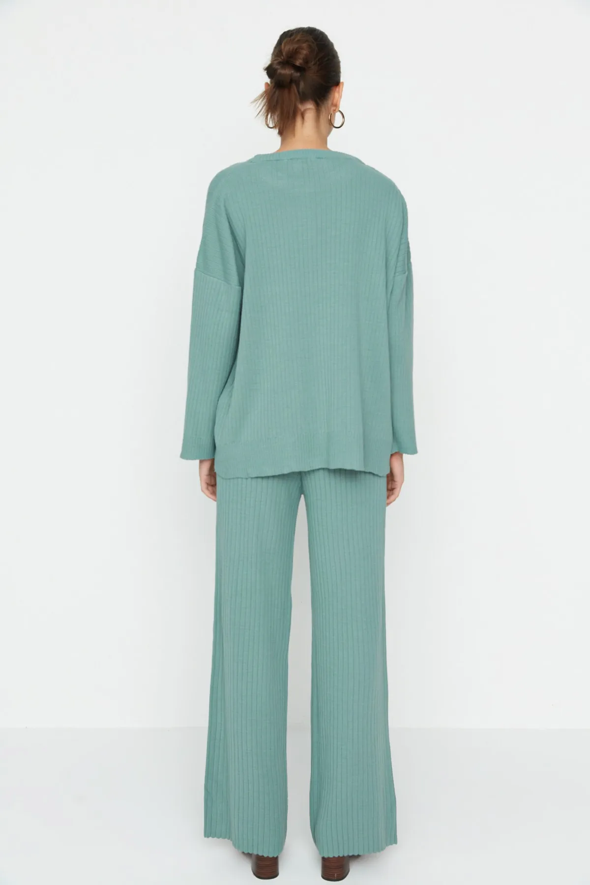 Trendyol Collection  Mintgrünes Strickoberteil- und Unterteil-Set mit Rundhalsausschnitt TWOSS20AU0084