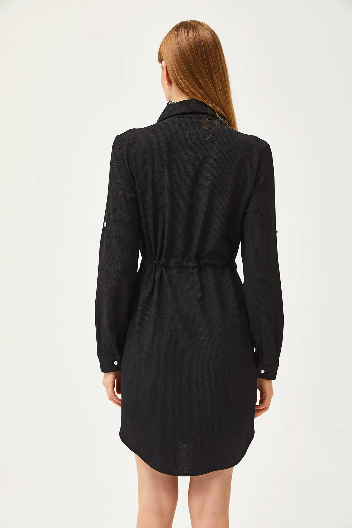 Olalook  Schwarzes Damen-Hemdkleid mit Taschen und Schnürung und Steindetail an der Taille ELB-19002064