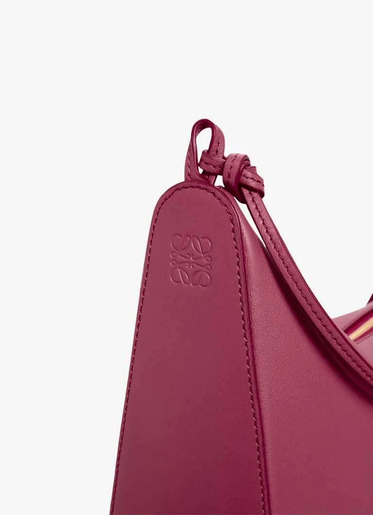LOEWE Hammock Hobo skulderveske laget av kalveskinn