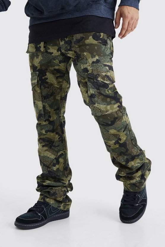Slim-Fit Camouflage Cargo-Hose mit Bandana-Print