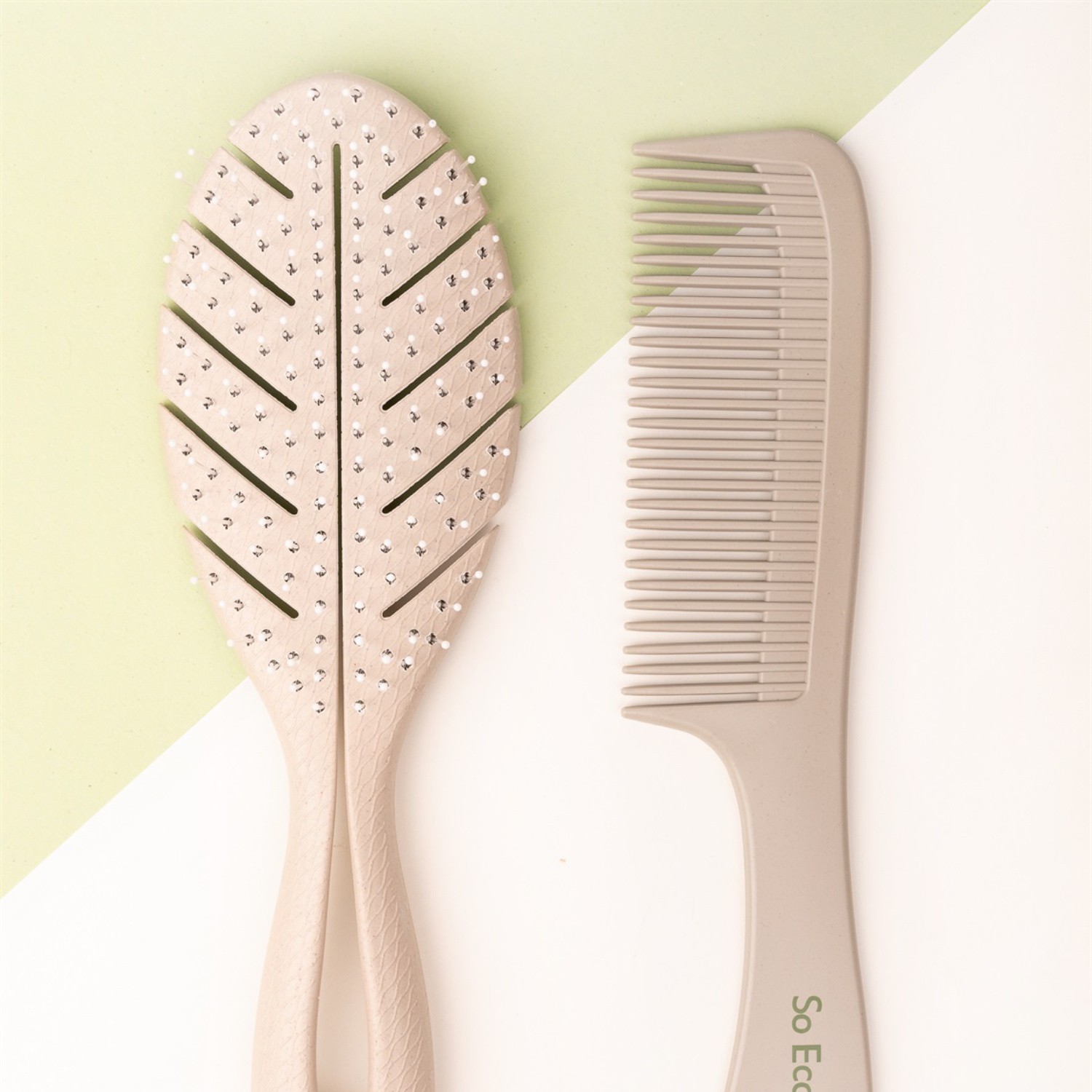 SoEco Natural Hair Styling Set z razčesalno krtačo in glavnikom