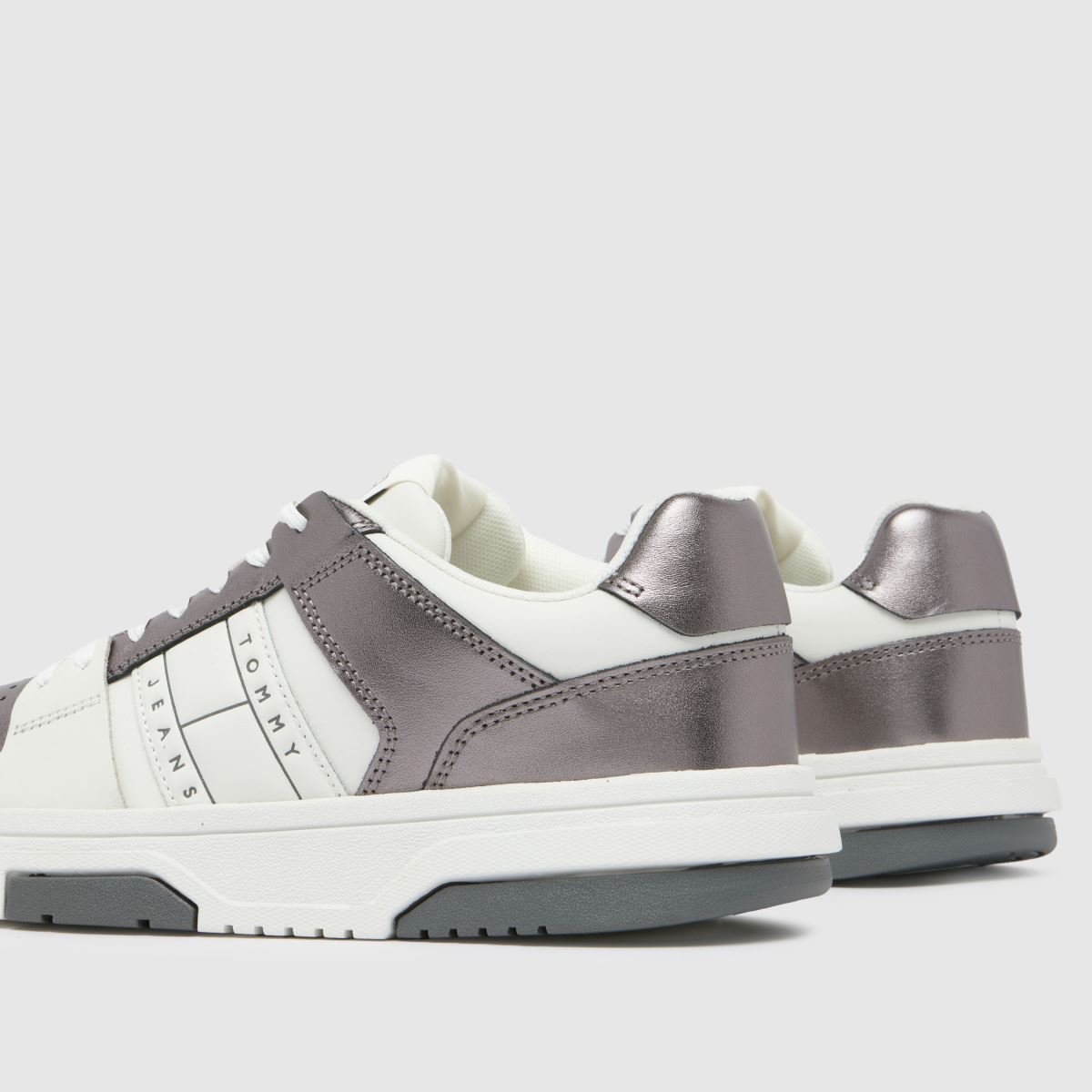 Tommy Jeans Brooklyn Metallic sportcipő fehér és ezüst színben