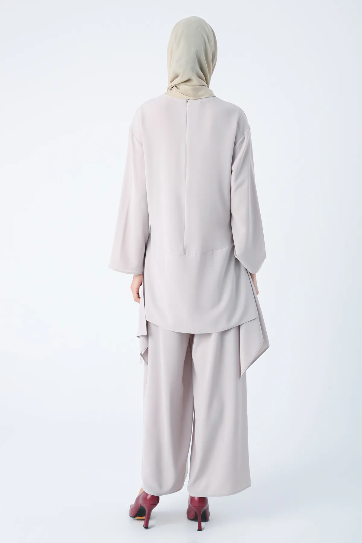 ALLDAY  Lässiger Anzug mit asymmetrisch geschnittener Steintunika und Hose mit weitem Bein