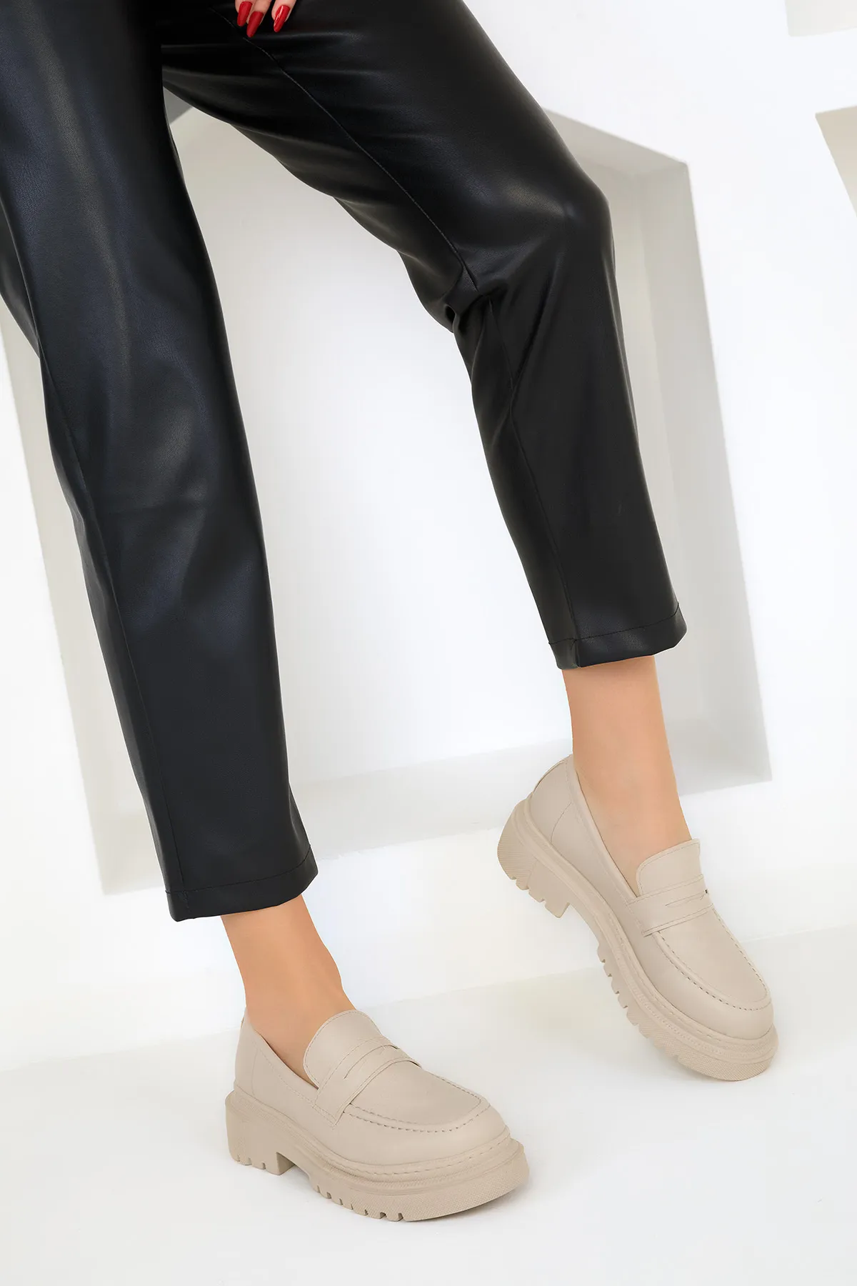 SOHO  Beige Freizeitschuhe für Damen 17762