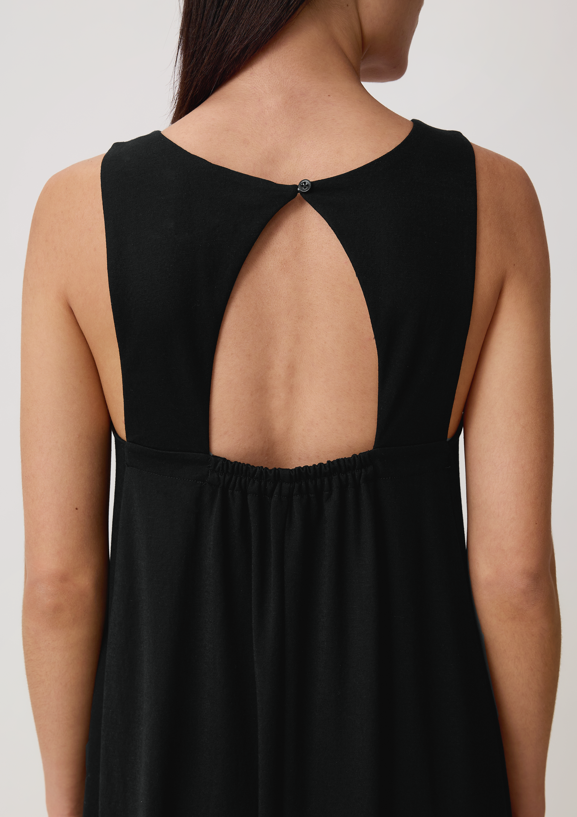 Volantkleid aus Piqué - schwarz
