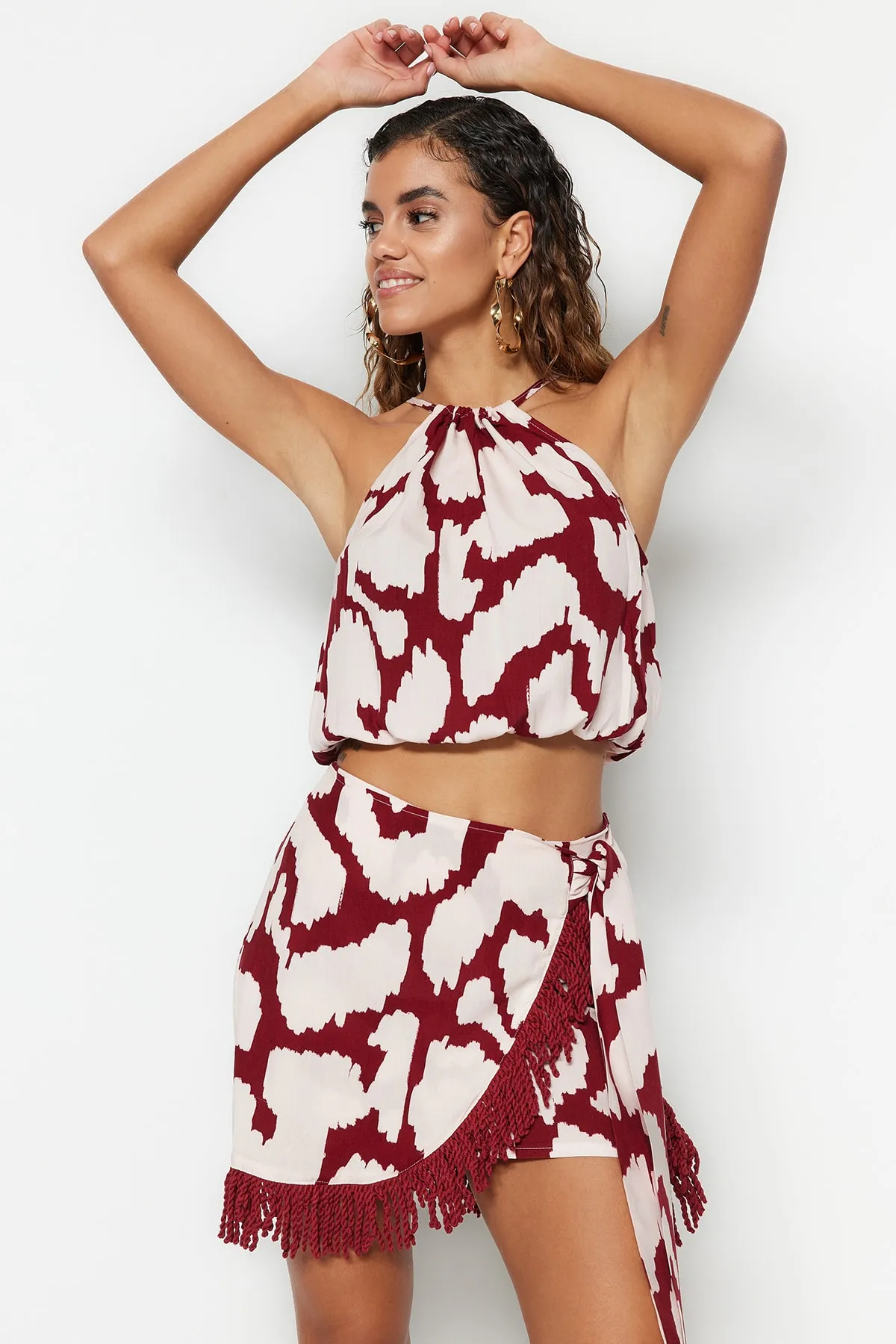 Trendyol Collection  Strick-Bluse mit Troddeln und Tiermuster, Rock-Set TBESS23AU00017