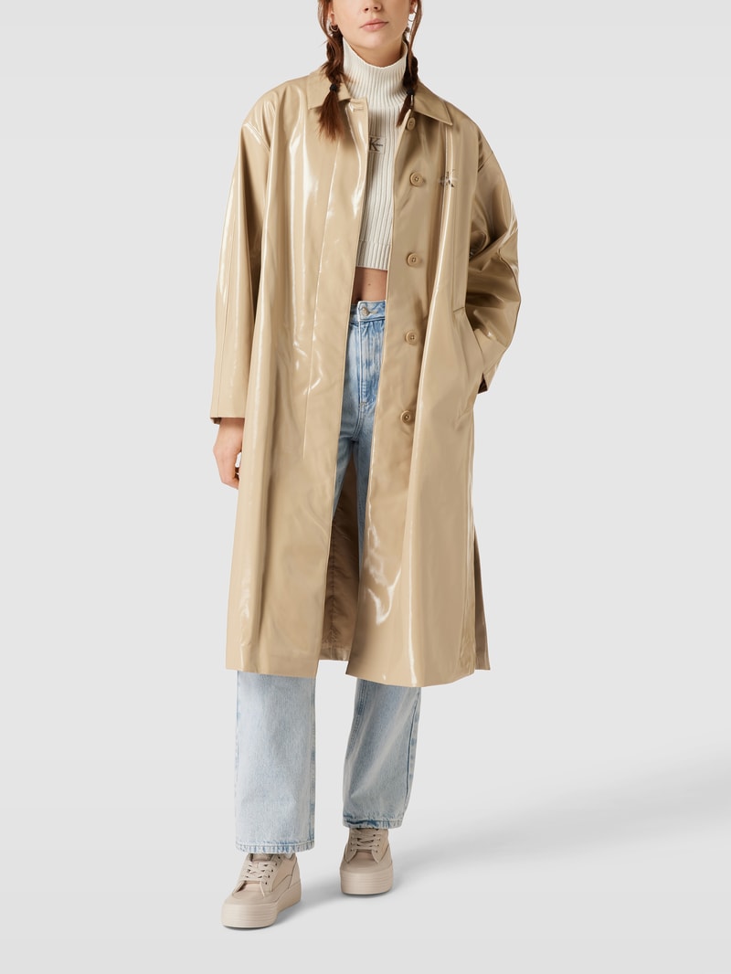 Mantel mit Label-Print Modell 'OVERSIZED COATED COAT' in sand