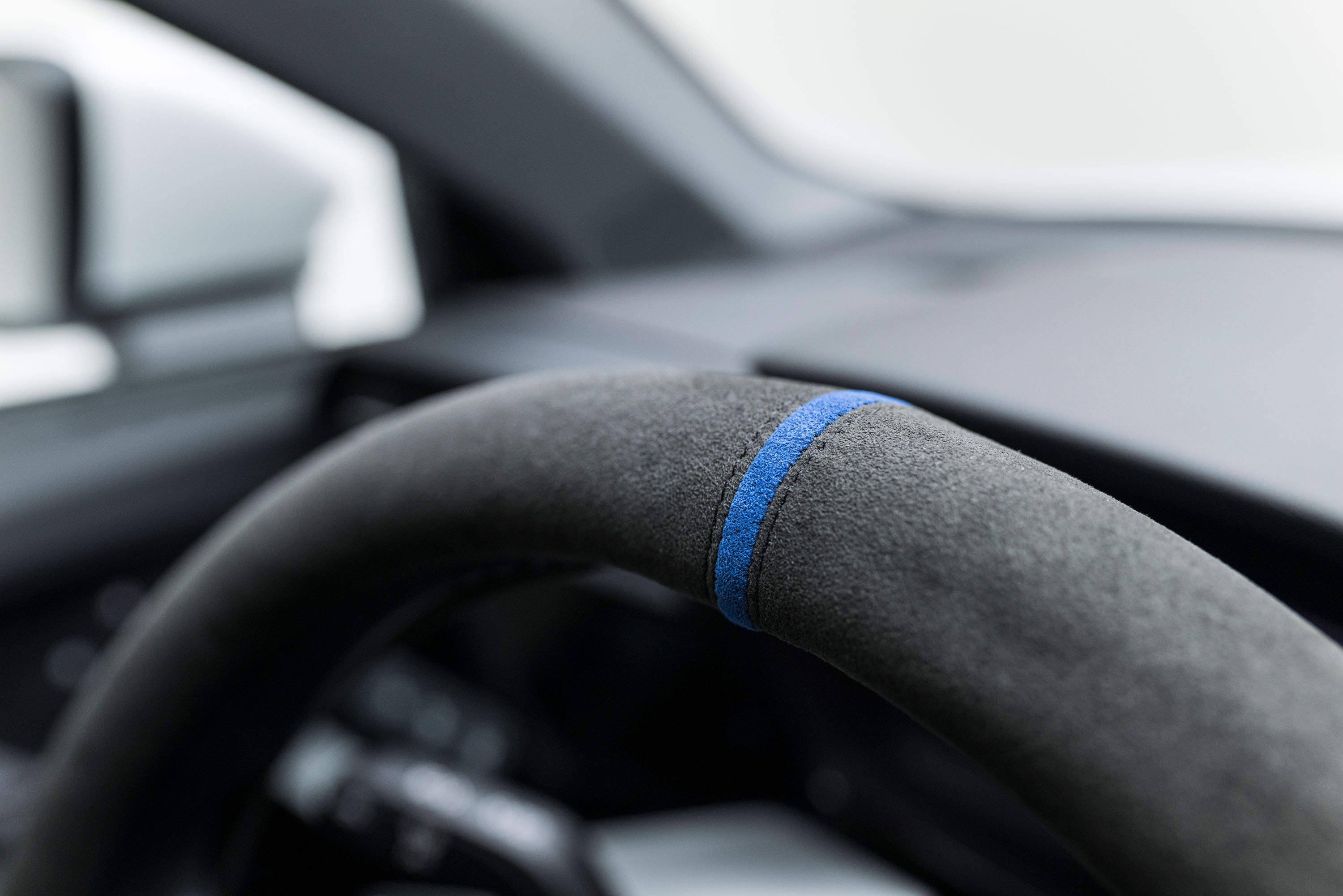 Original Alcantara Premium Lenkradbezug schwarz-blau von S-TETIC® - ATU