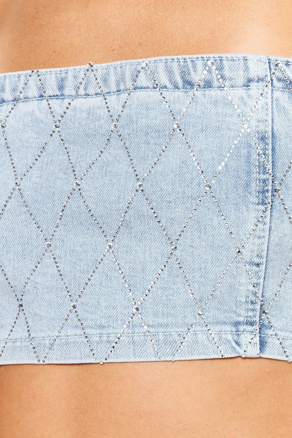Trendyol Collection  Bustier aus blauem, bauchfreiem Denim mit glänzendem Stein TPRSS23BS00116