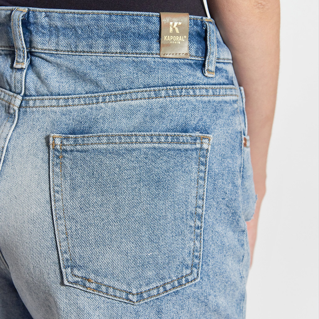 FLAP  Short en jean mom Femme avec bord effrangé & patchs léopard