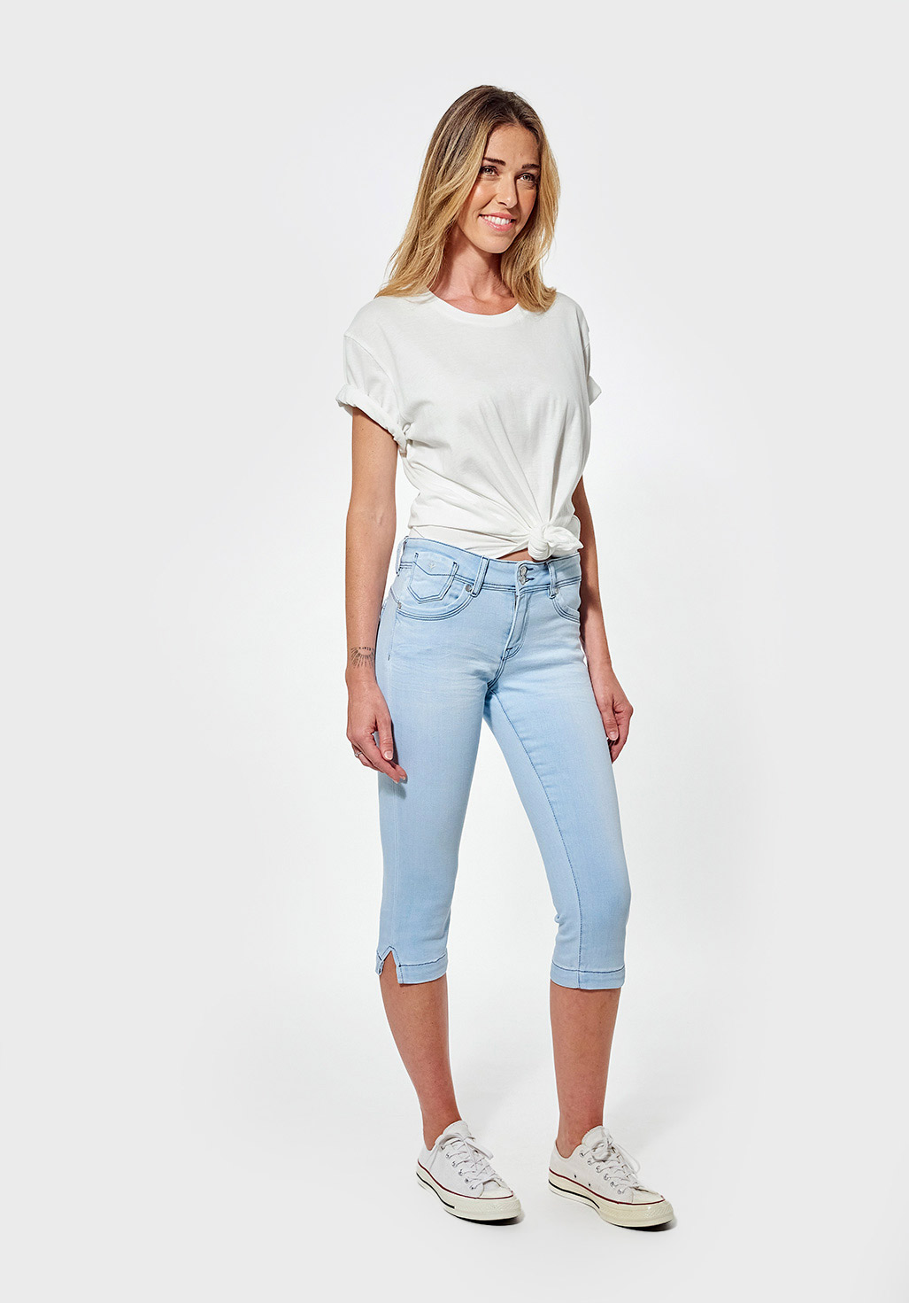 FLUO  Pantacourt/corsaire slim Femme bleu clair