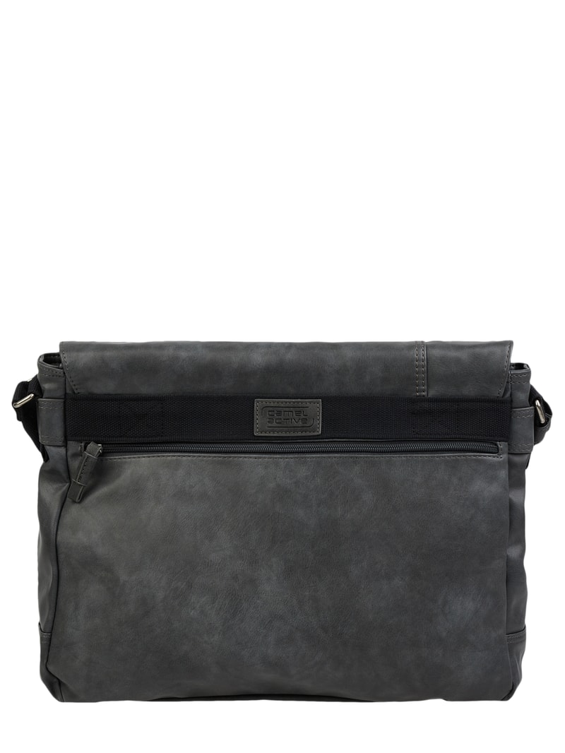 Messenger Bag in Leder-Optik in schwarz