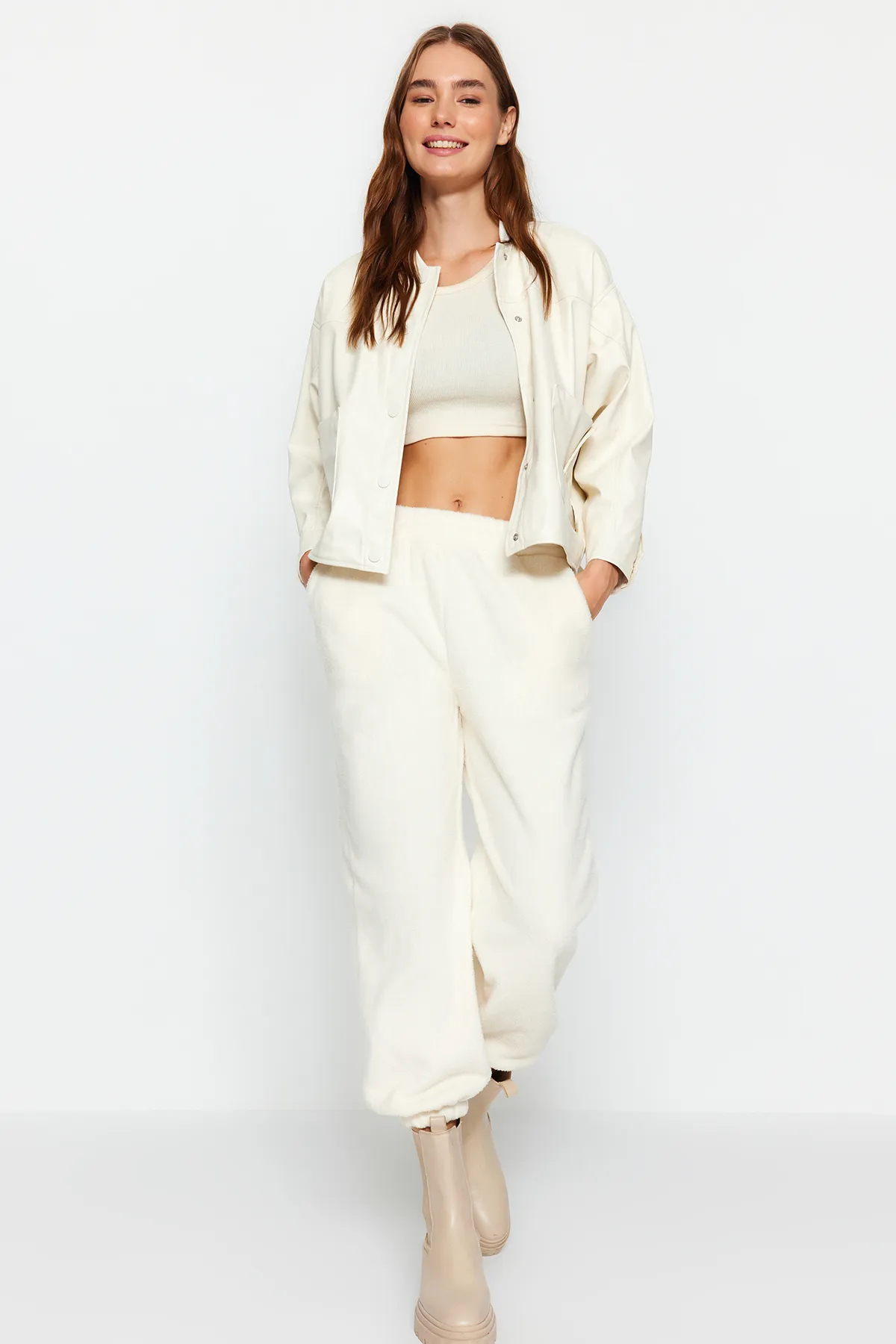 Trendyol Collection  Winter Essentials Ecru Dicke Fleece Lose Jogger Gestrickte Jogginghose TWOAW24EA00017