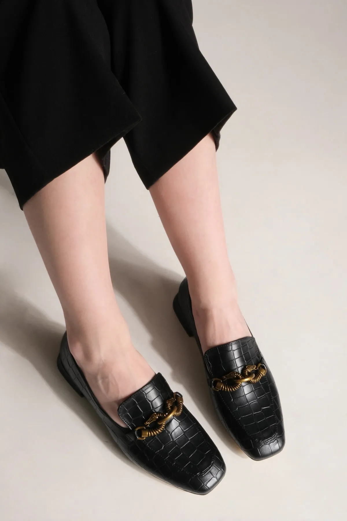 Marjin  Damen Loafer Chain Accessoire Mokassin Freizeitschuh Alva schwarz Croco