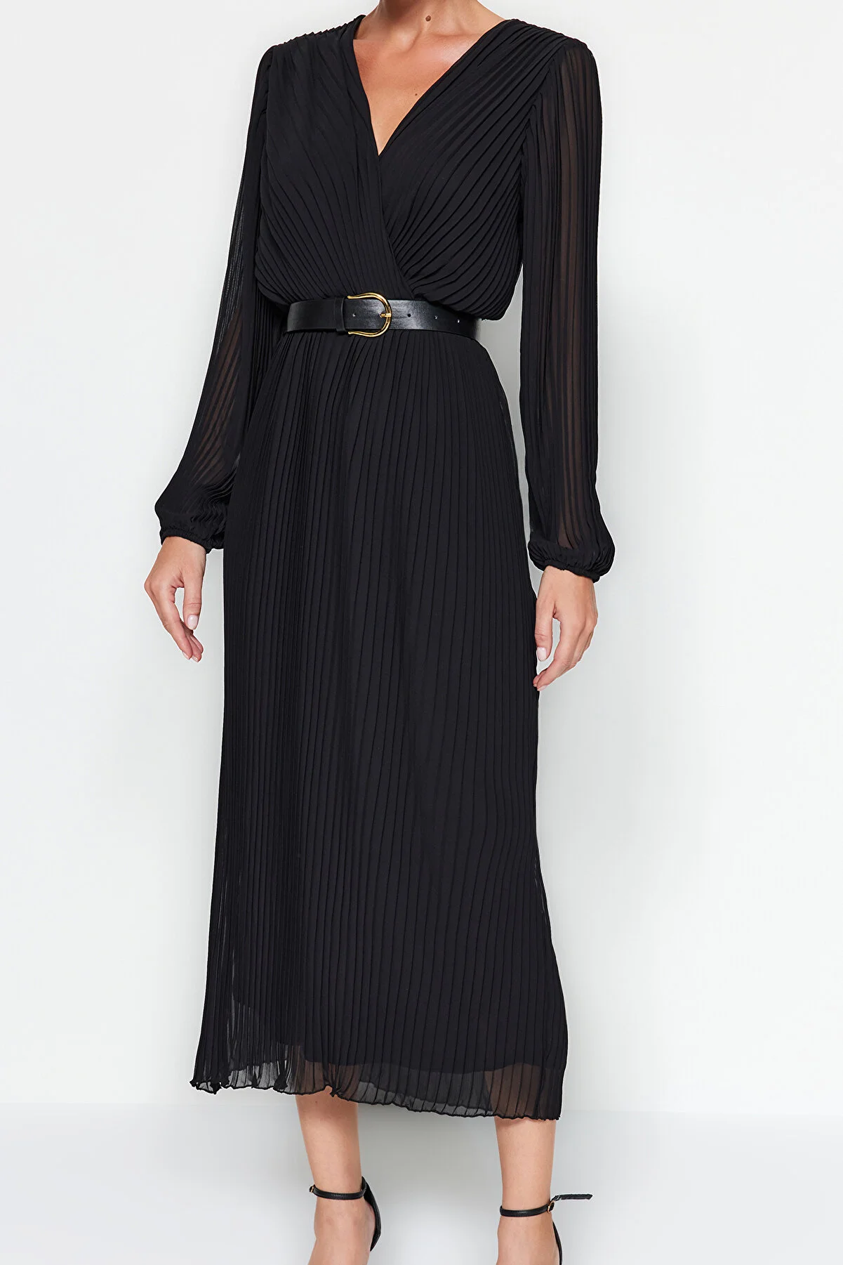 Trendyol Collection  Schwarzes A-Linien-Plissee-Maxikleid aus gewebtem Chiffon mit Futter TWOAW24EL00471