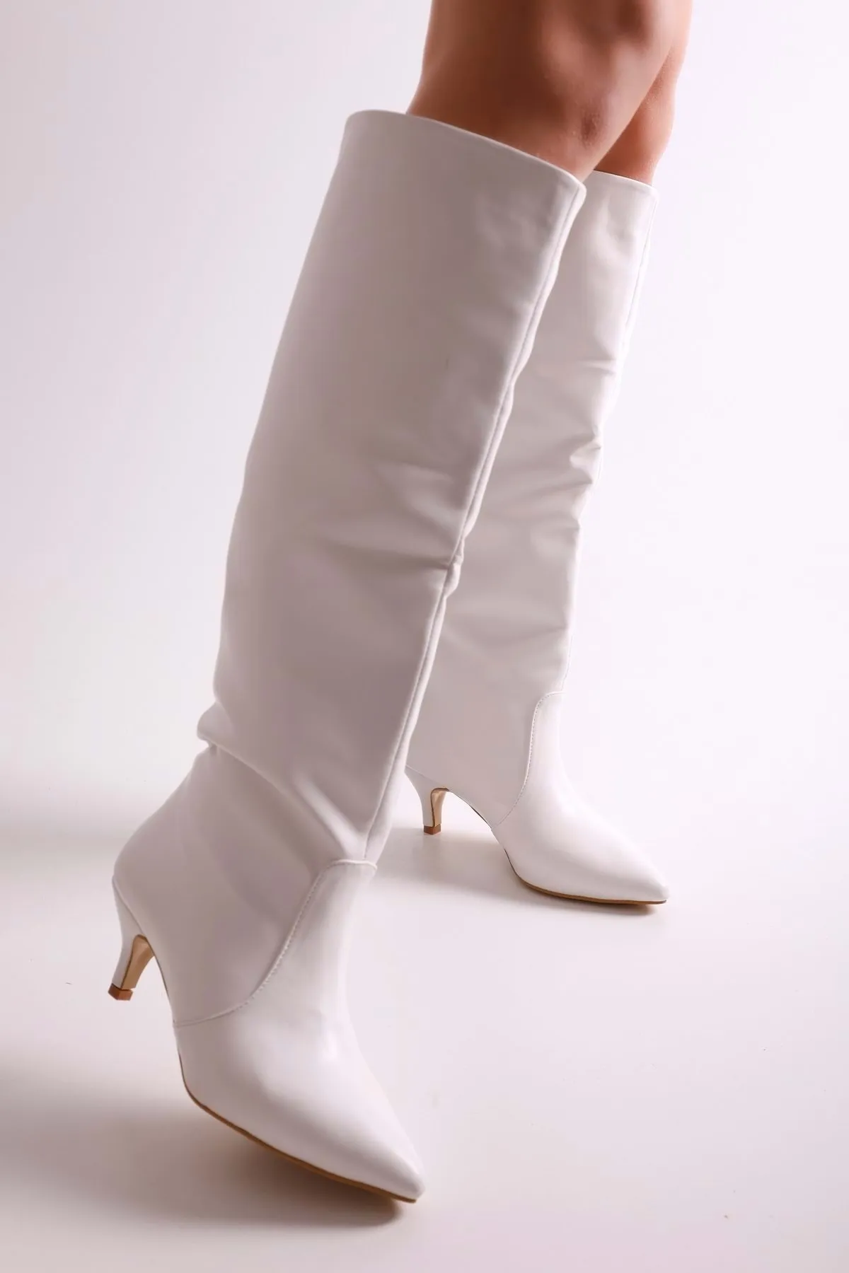 Shoeberry  Damen-Stiefel Verda White Skin mit Balgabsatz, weiße Haut