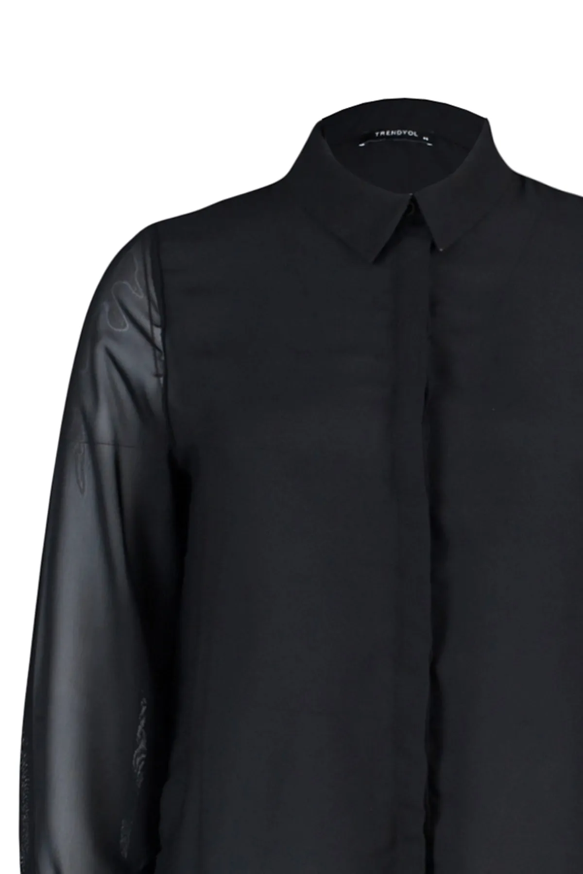 Trendyol Curve  Schwarzes, langärmliges, geknöpftes Chiffon-Webhemd TBBAW23AX00004