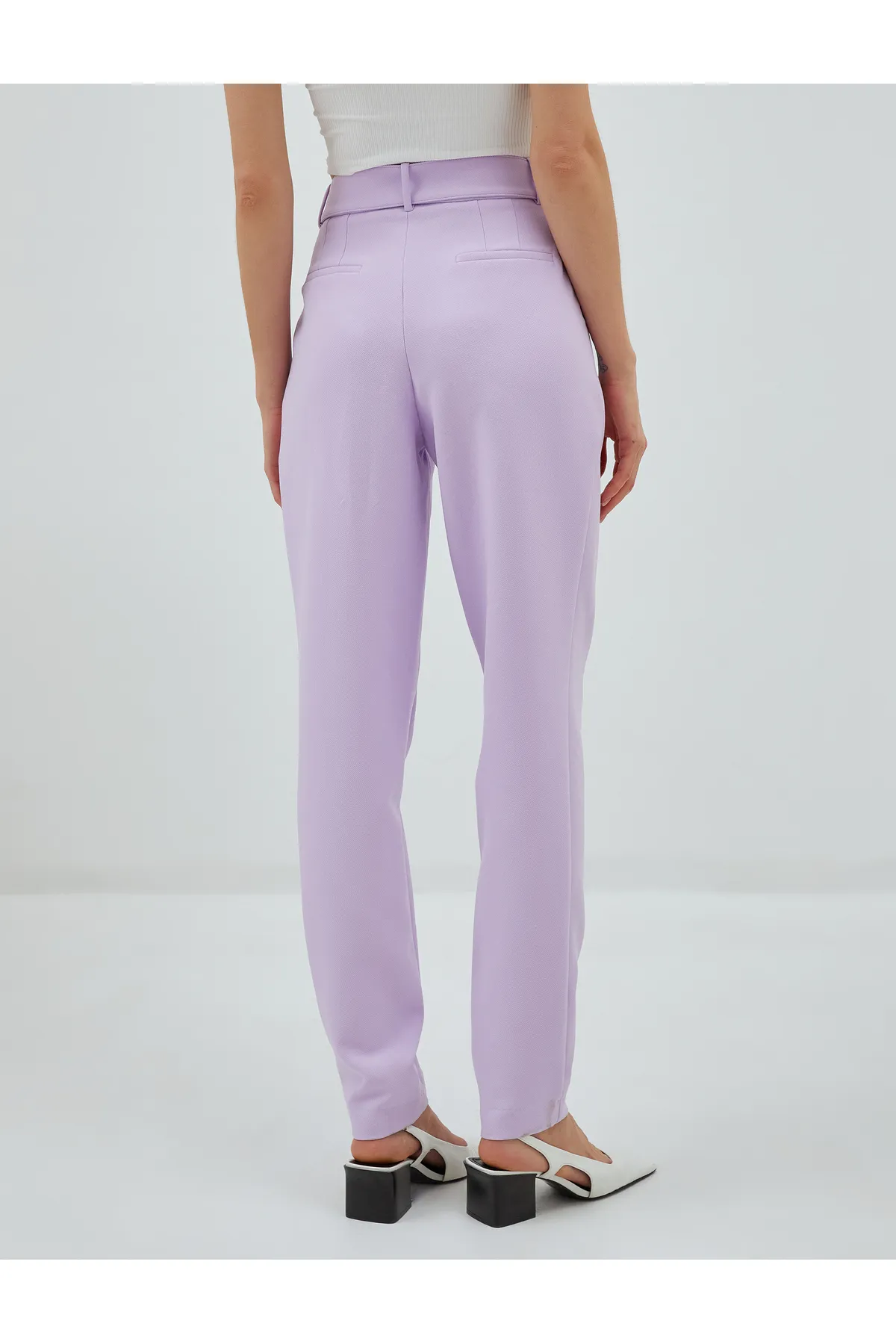 Koton  Karottenhose mit Gürtel und Faltentasche