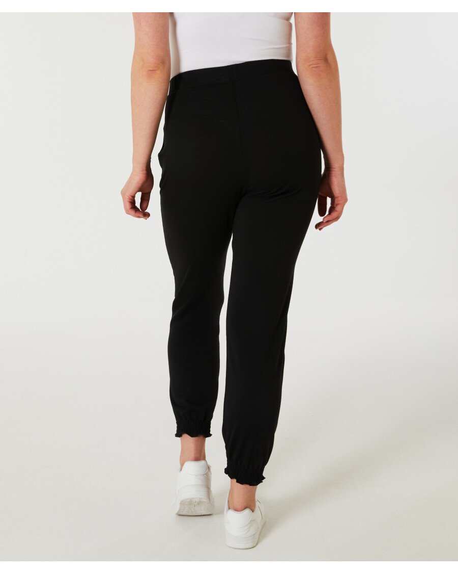 Pull-on-Hose in Schwarz