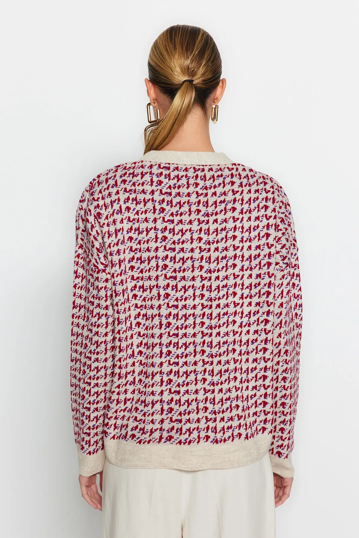 Trendyol Collection  Beigefarbener Strick-Cardigan mit weiter Passform TWOAW22HI0268