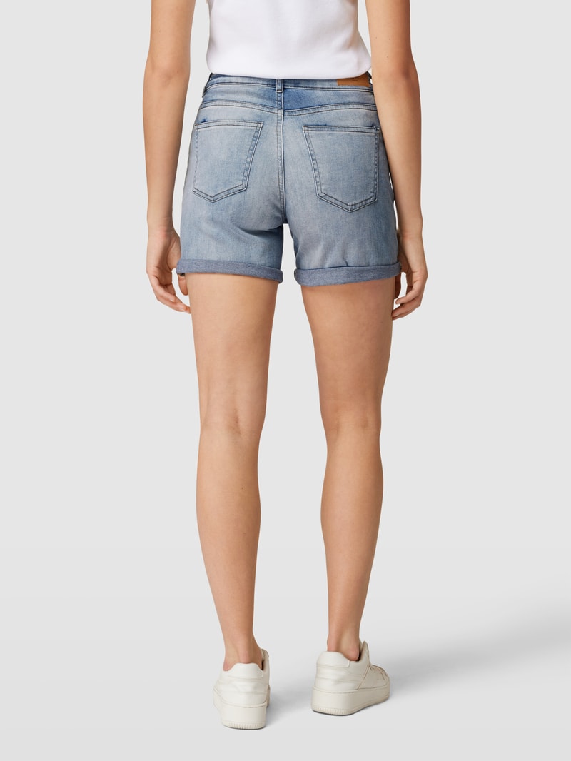 Jeansshorts mit fixierten Beinumschlägen Modell 'Twiggy' in hellblau