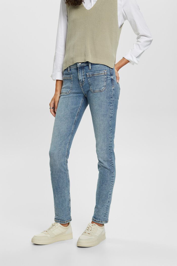 Recycelt: Schmale Jeans mit mittelhohem Bund