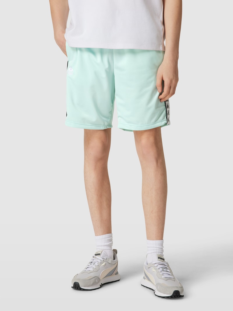 Sweatshorts mit Label-Stitching Modell 'Taped' in mint