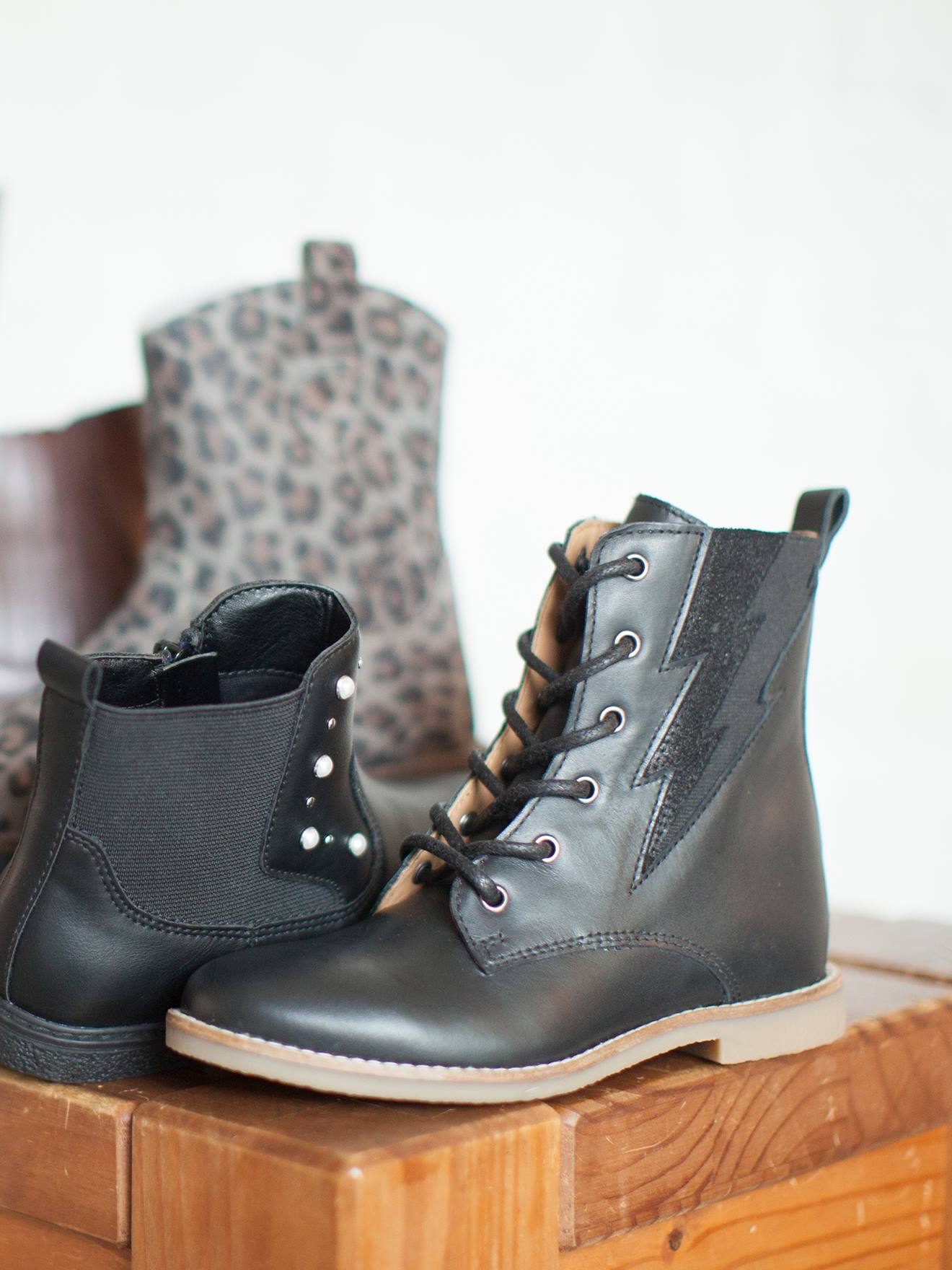 Bottines hautes lacées et zippées en cuir fille noir