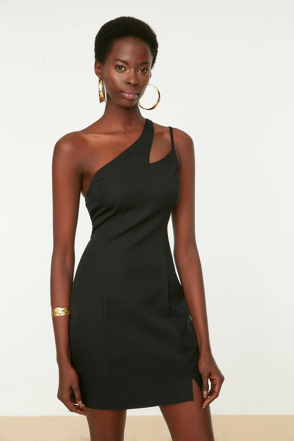 Trendyol Collection  Schwarzes, tailliertes, gewebtes Abendkleid TPRSS22EL1652