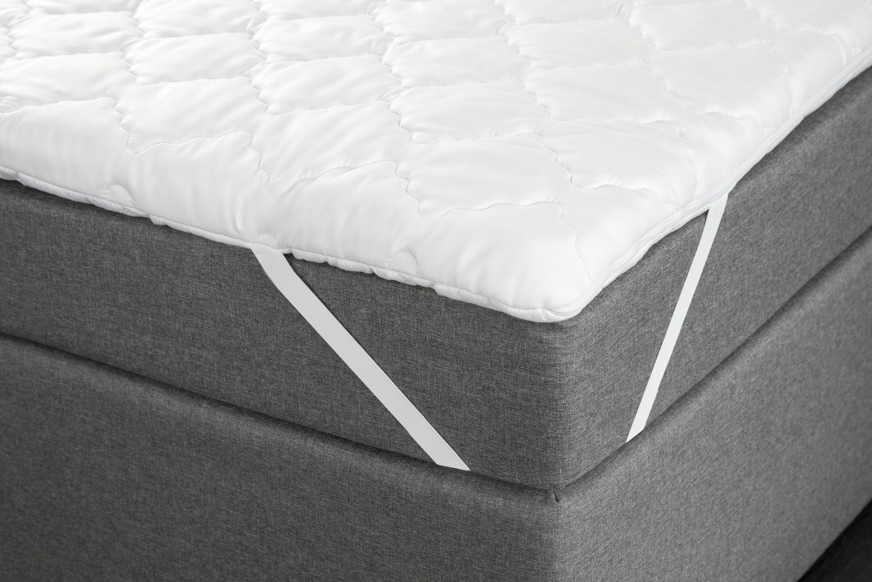 Topper Senso mit angenehmer Noppenstruktur und Eckgummis zur Befestigung, Badenia Trendline, 7 cm hoch, Komfortschaum, Matratzenauflage 80 x 200 cm