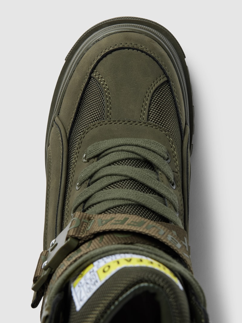 Schnürboots mit Klickverschluss in khaki