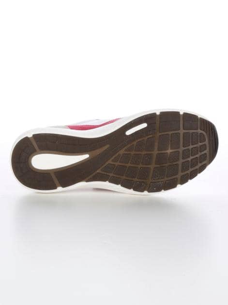 Schnürschuh in modernem Design