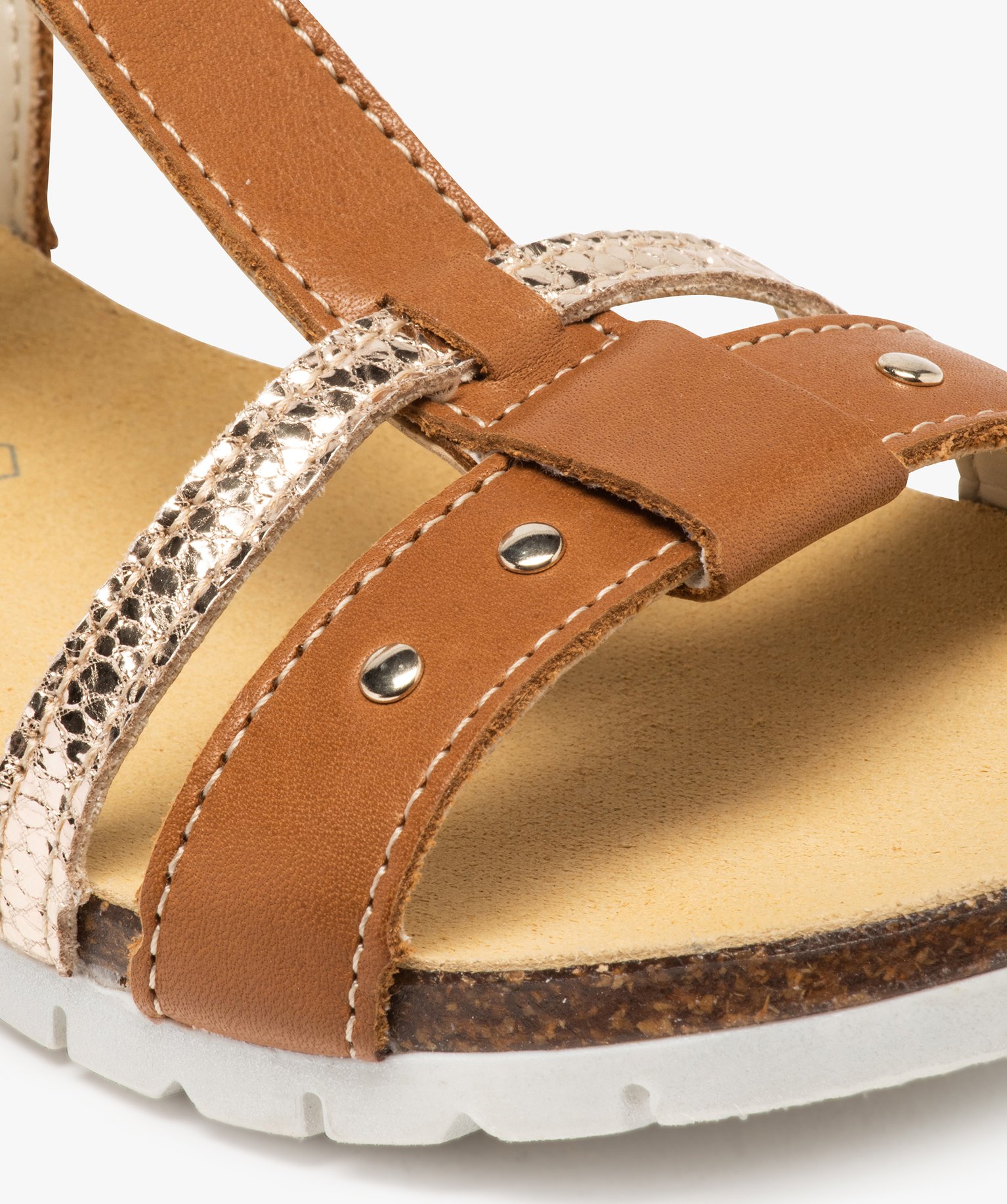 Sandales fille dessus cuir à semelle crantée - Bopy camel | GEMO